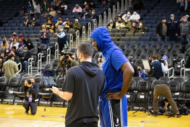 LOL世界赛直播-【现场】勇士迎英雄回家 库里状态回暖带队继续前进