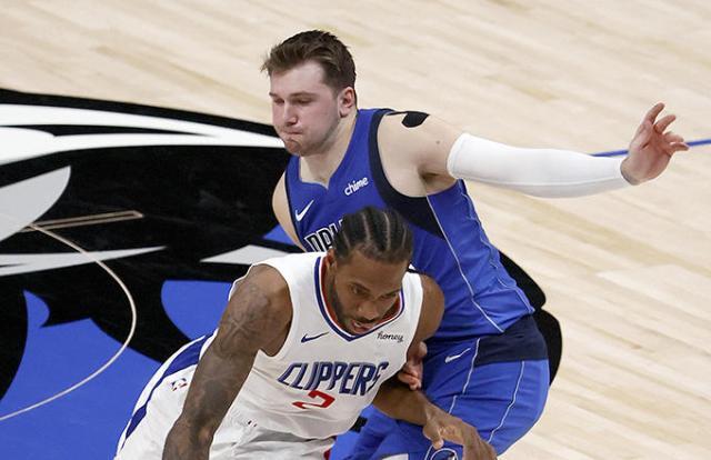 赛程表-【人物】小卡封神一战媲美詹皇 可惜没留下经典表情